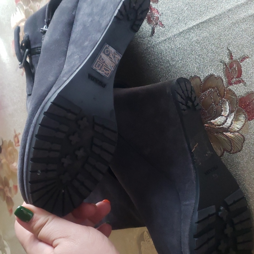 Boot - Picture 4 of 4